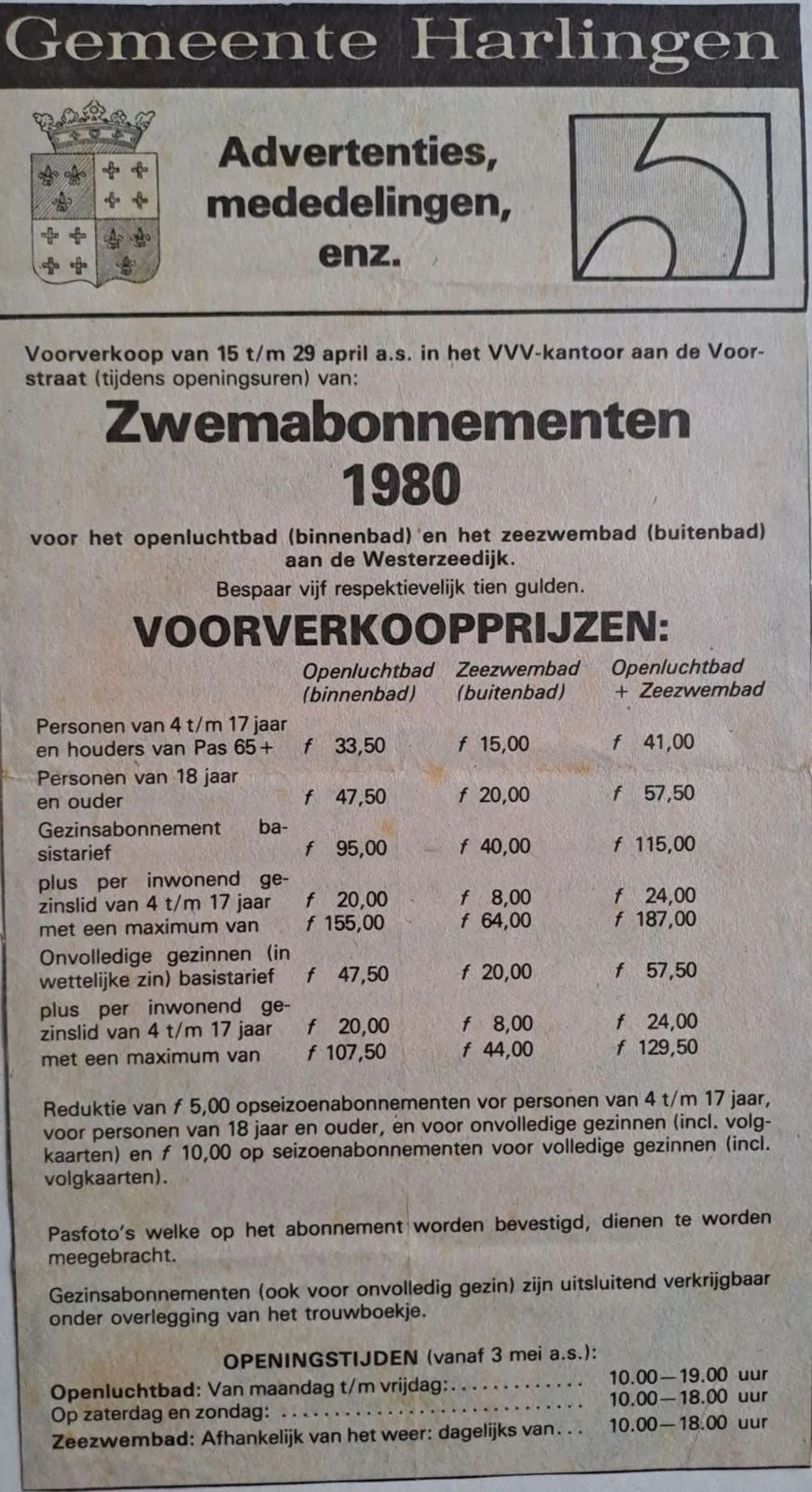 Historische advertentie van de gemeente Harlingen voor zwemabonnementen in 1980.